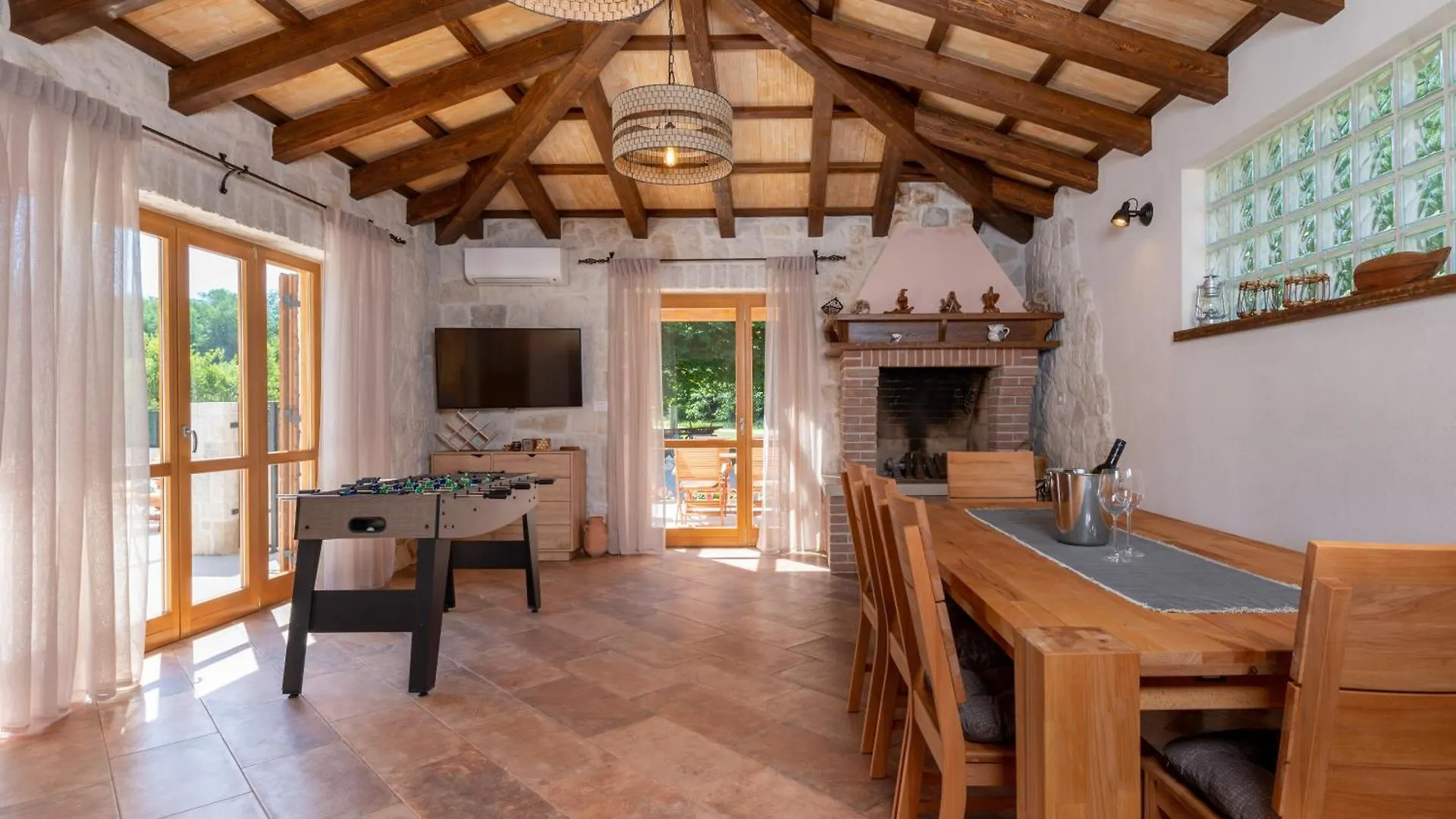 Stone House With Pool And Yard - Villa Histra Sumber 0*,  Croatia